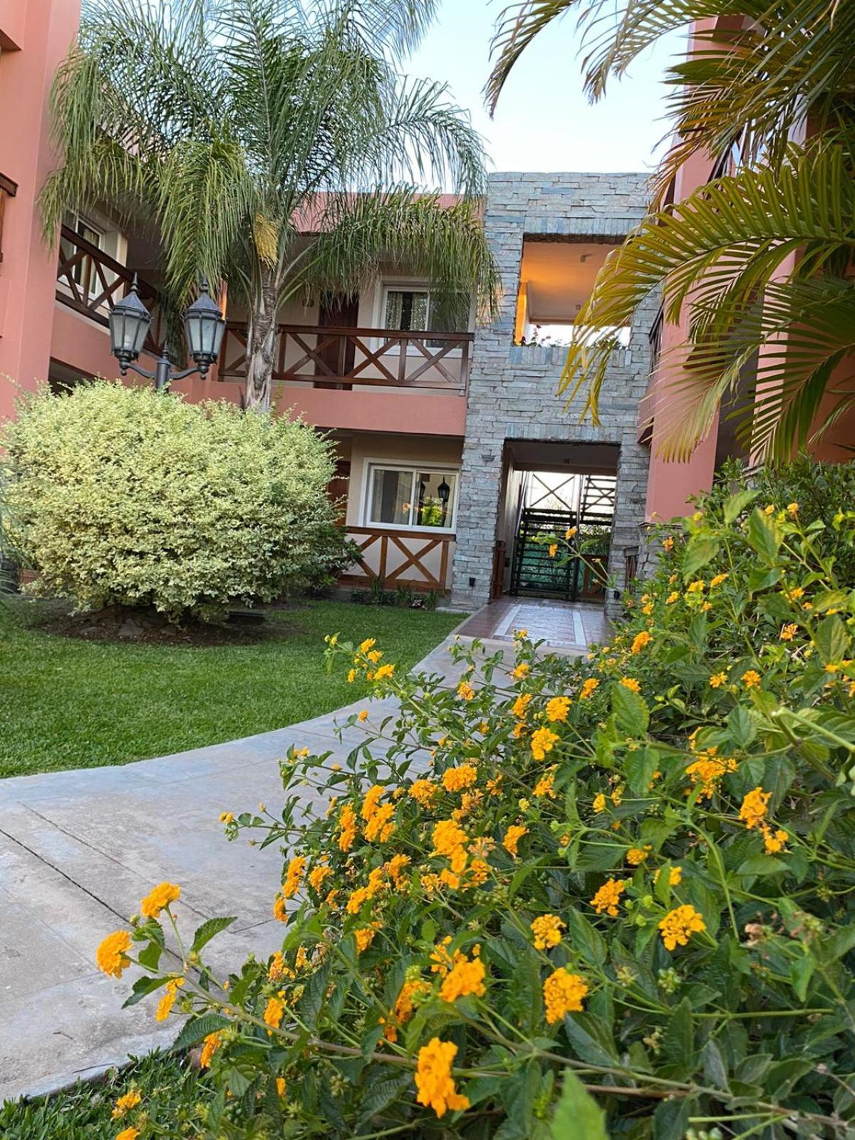 Piedra De Agua Aparthotel Federacion Bagian luar foto